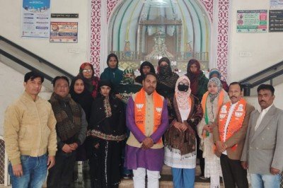 भाजपा अल्पसंख्यक मोर्चा की मुस्लिम बहनों ने दिया प्रधानमंत्री के नाम धन्यवाद ज्ञापन